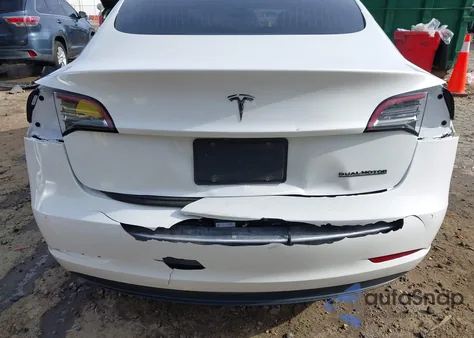 2020 Tesla Model 3 Long Range Dual Motor All-Wheel Drive z USA, uszkodzony, nr VIN 5YJ3E1EB2LF621003